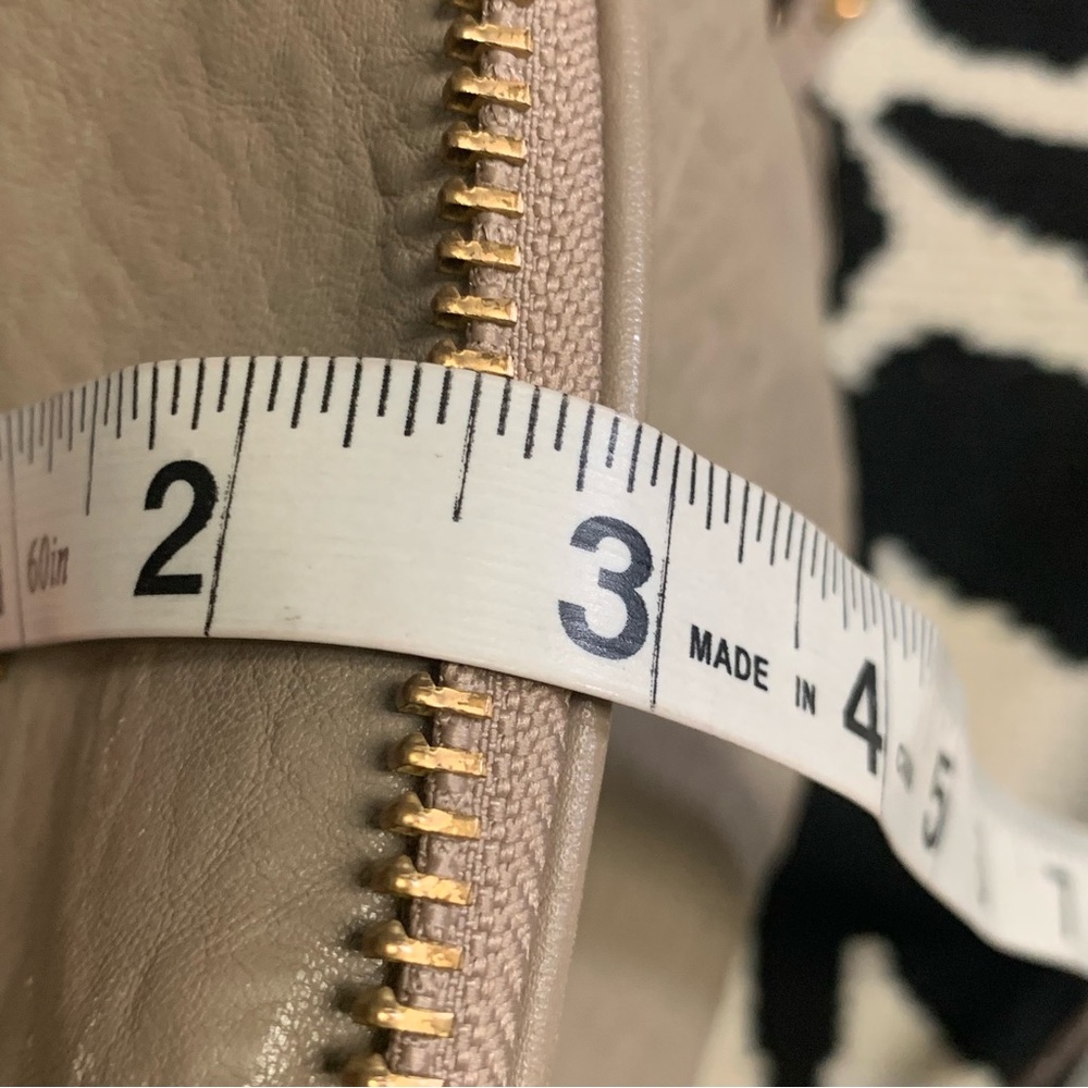 Marc Jacobs Washed Up Leather Zip Crossbody Bag - Picture 12 of 14